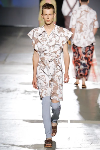 Look 29